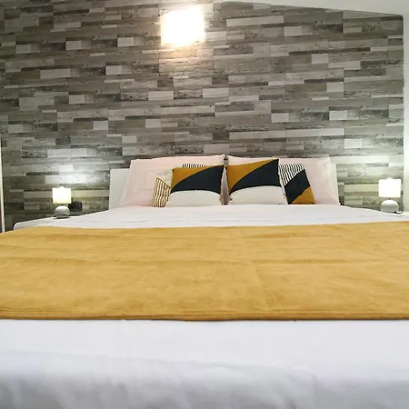 Corona's Apartment- Fronte Apartment *