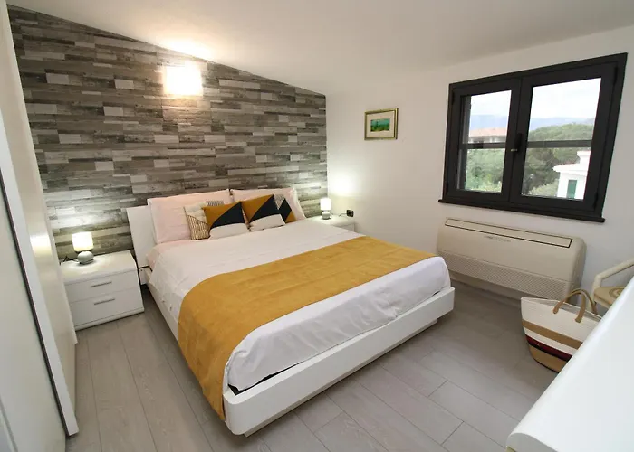 Corona's Apartment- Fronte La Caletta
