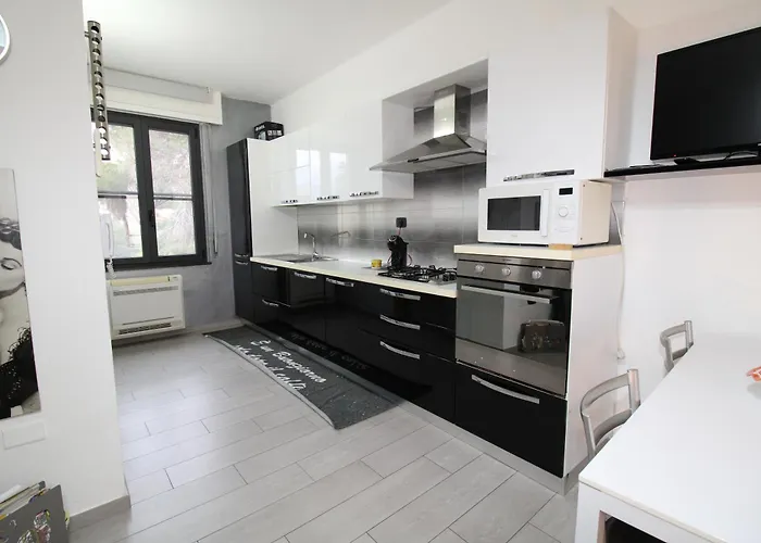 Corona's Apartment- Fronte